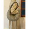 Cotton-filled Dumplings Come with A Large Capacity Casual Commuter Shoulder Bag.