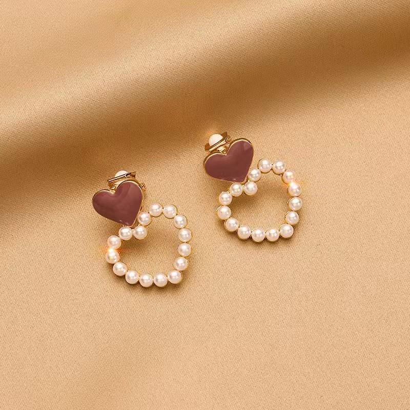 Trendy 2025 Hong Kong-Style Retro French Pearl Earrings for Women