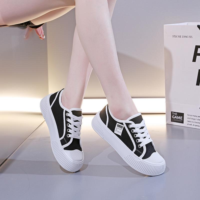 Popular canvas shoes women's spring summer autumn new Internet celebrity board shoes Korean version versatile 2025 new white shoes 133