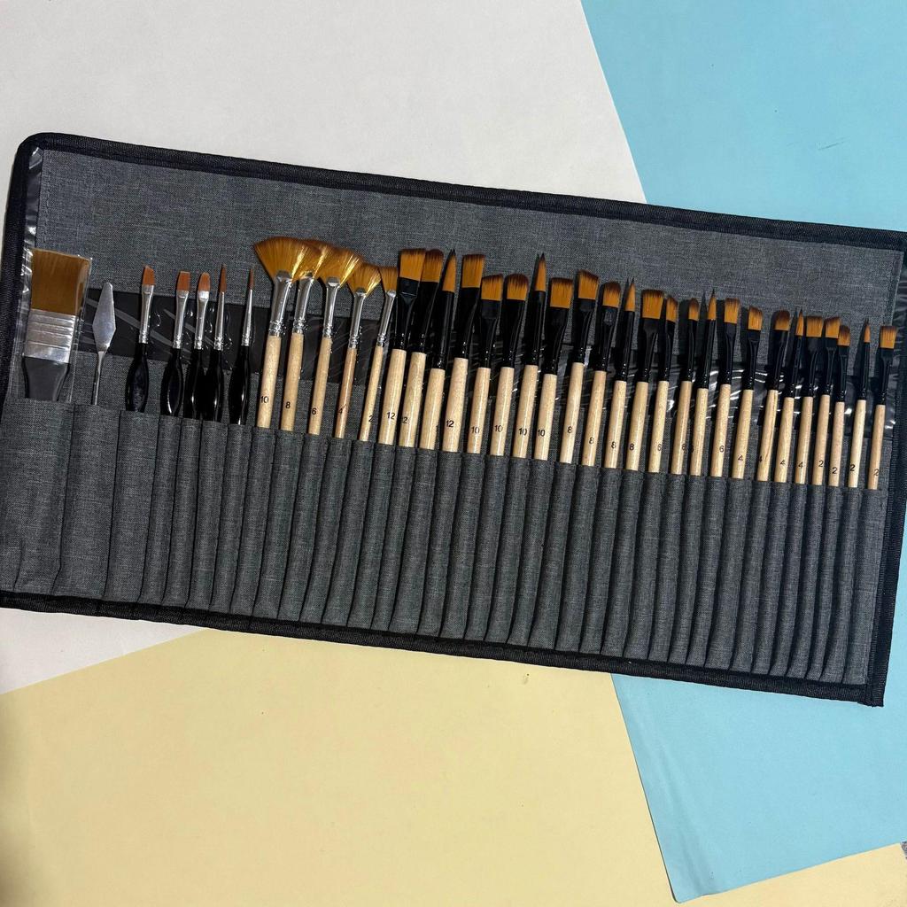 32-Piece Wooden Handle Art Brush Set: Nylon Bristles for Watercolor and Oil Painting