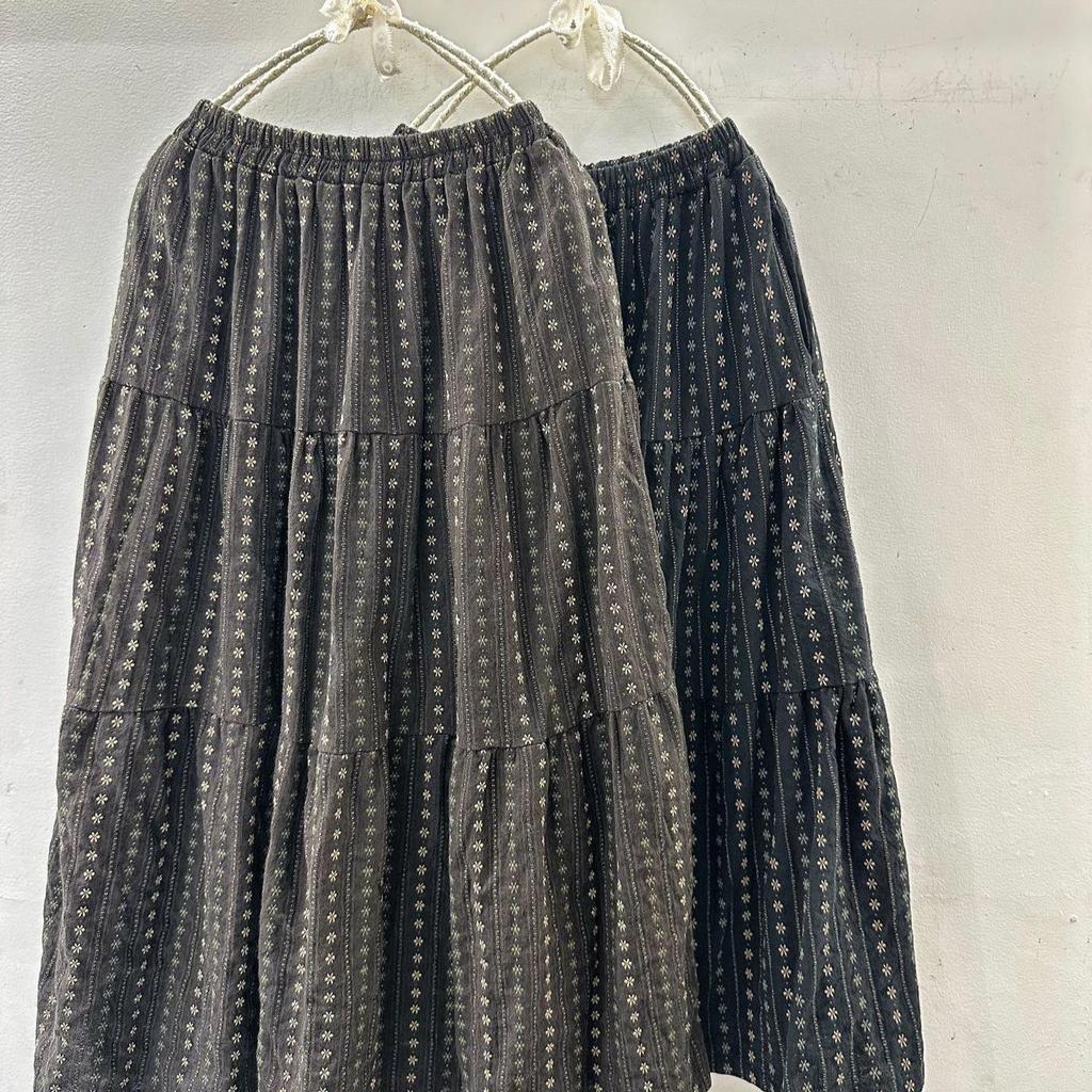 Wei Qi Women's Retro Embroidered Loose Midi Skirt