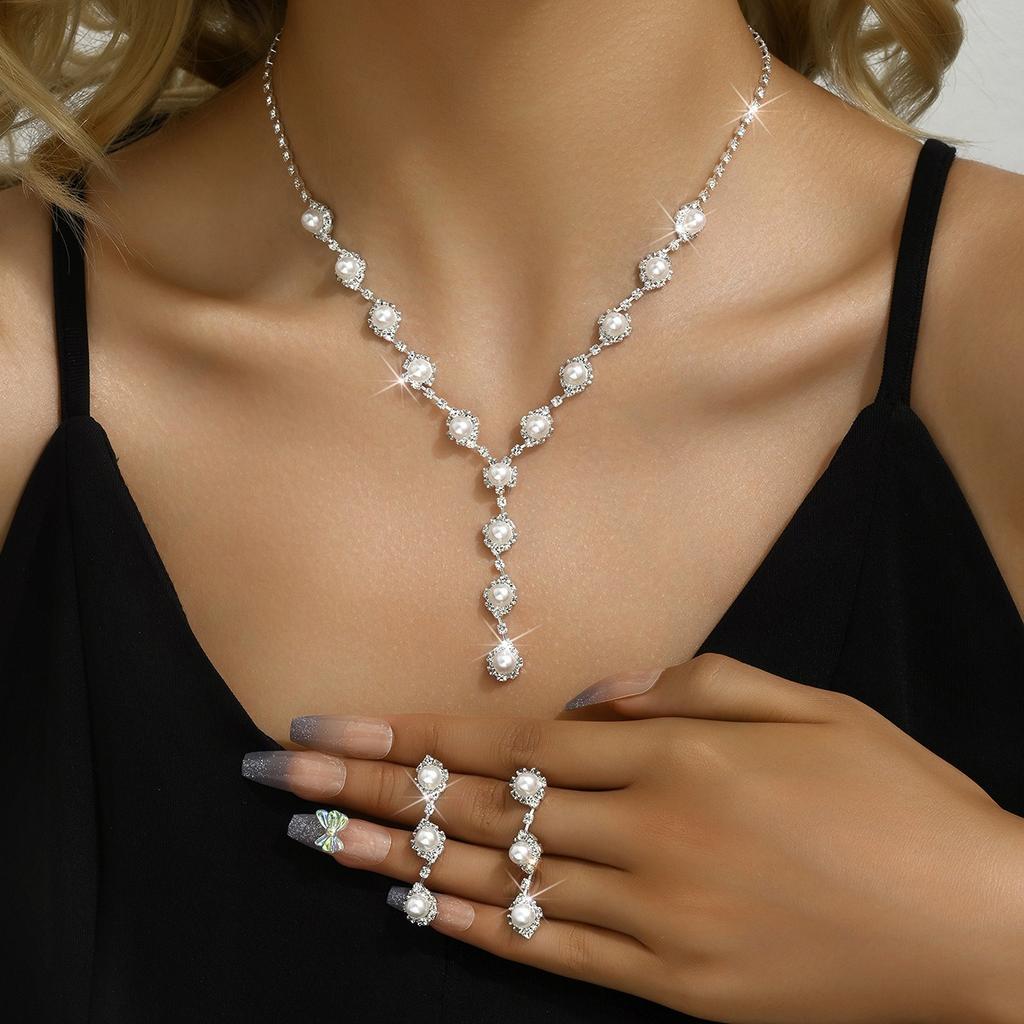 Trendy Women's Necklace Set Creative Personalized Jewelry Bridal Accessories