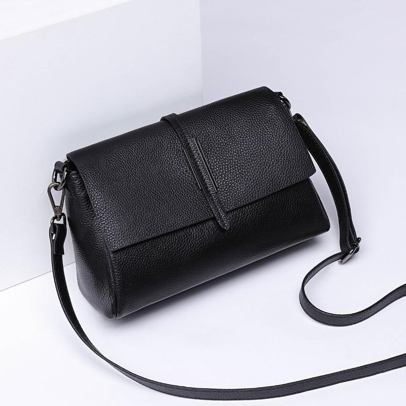 Leather women's bags wholesale new trendy armpit bags messenger bags female middle-aged mother shoulder bags small bags luggage