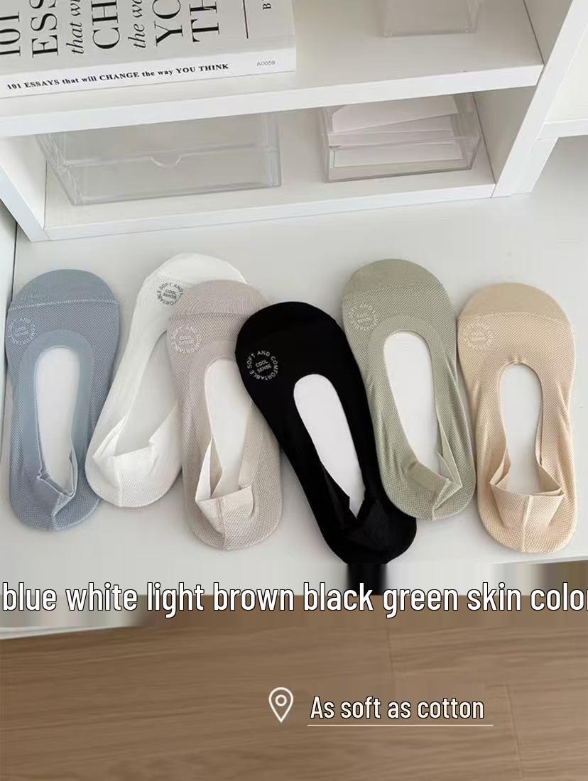 

Women s Non-Slip Ice Silk Boat Socks, Thin Summer Style with Cotton Sole, Heel-Free Low-Cut Invisible Design. One Size