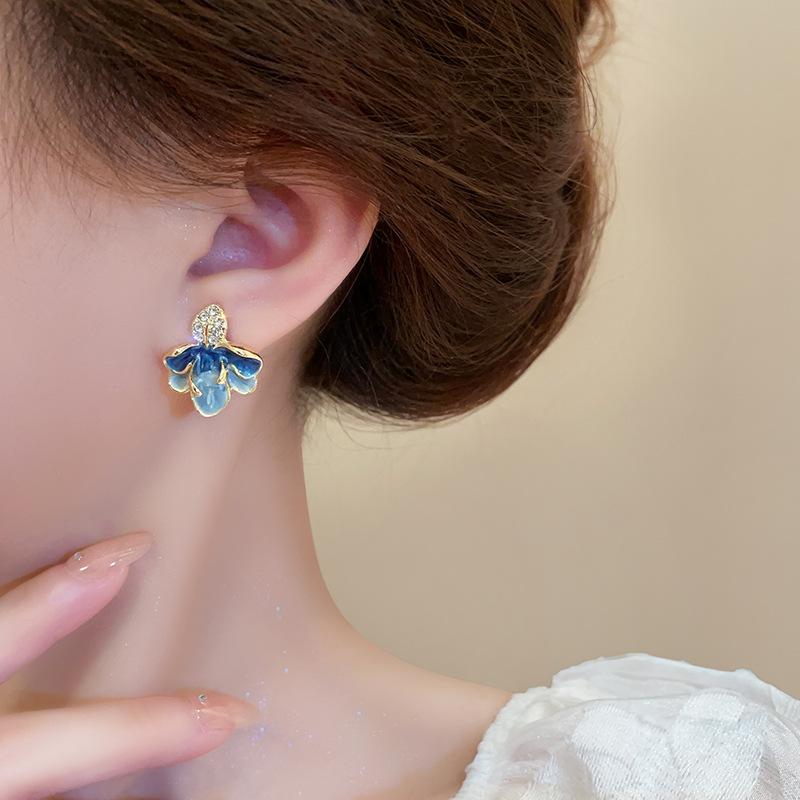 Blaue Emaille Farbe Imitationsperlen Blumen Asymmetrische Glasur Blatt Hängeohrringe für Frauen Hochzeitsparty Schmuck Accessoire