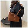 Vintage Commuter Style Chain Shoulder Bag 2026 Winter New Fashion Ins Armpit Bag Tote Bucket Bag for Women