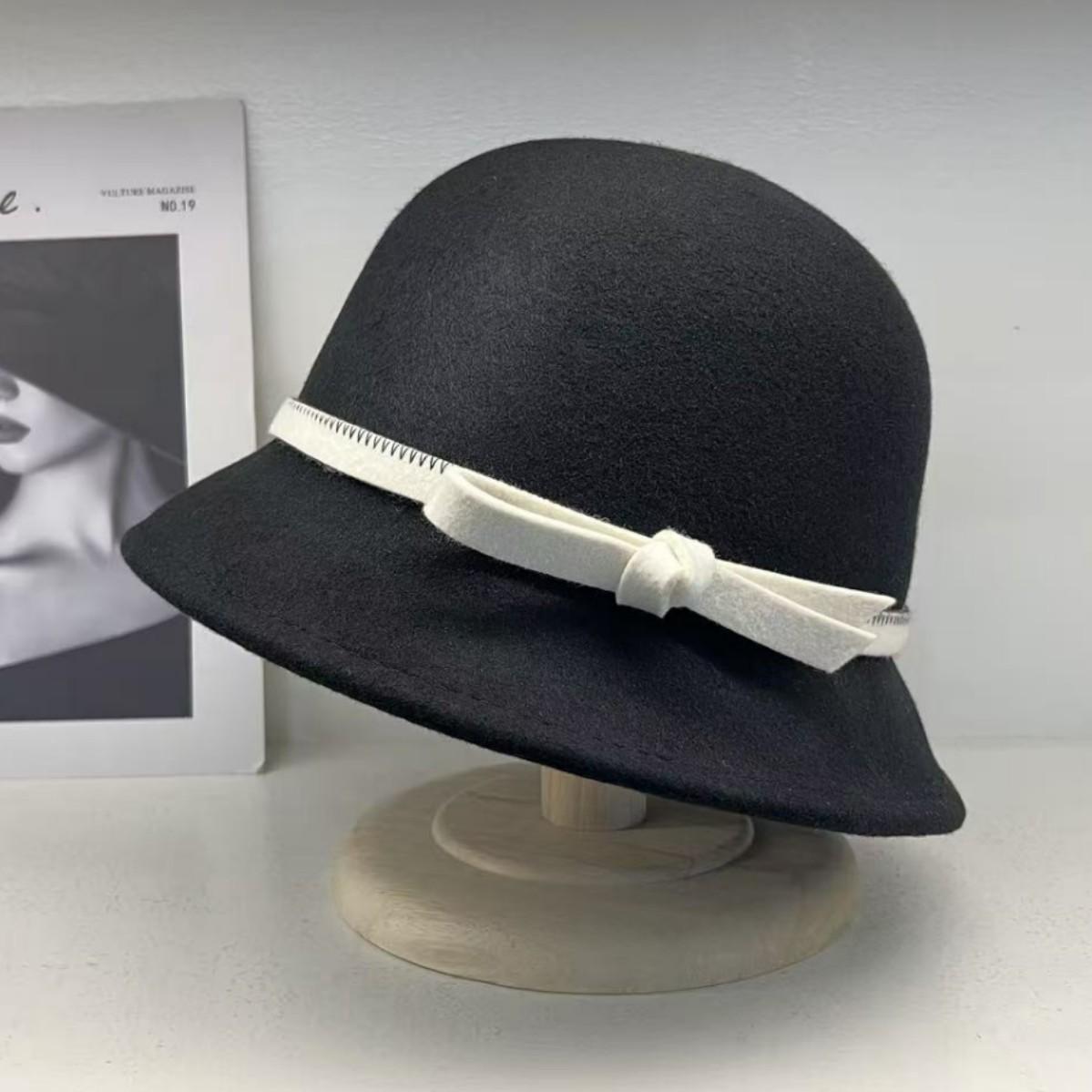 

Upgrade high-quality white top hat female dome Hepburn wind show face small pure wool French basin hat foreign gas bucket hat adjustable (55-58cm) чёрный