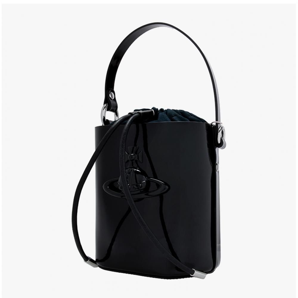 Vivienne Westwood Daisy Shiny Patent Drawstring Shoulder Bag 4c030007w L008i N404
