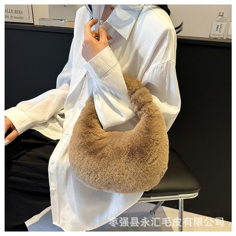 Plush bag dumpling bag new premium women's bag fluffy fashion dumpling bag fur handbag