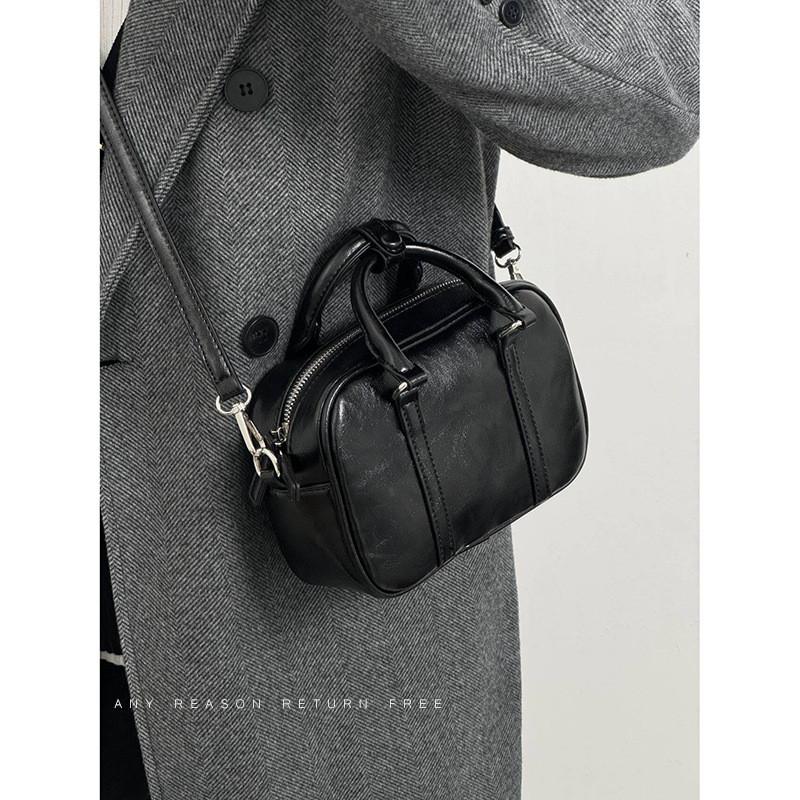 Ielgy One-Shoulder Messenger Boston Bag Retro High-End Portable Small Square Bag