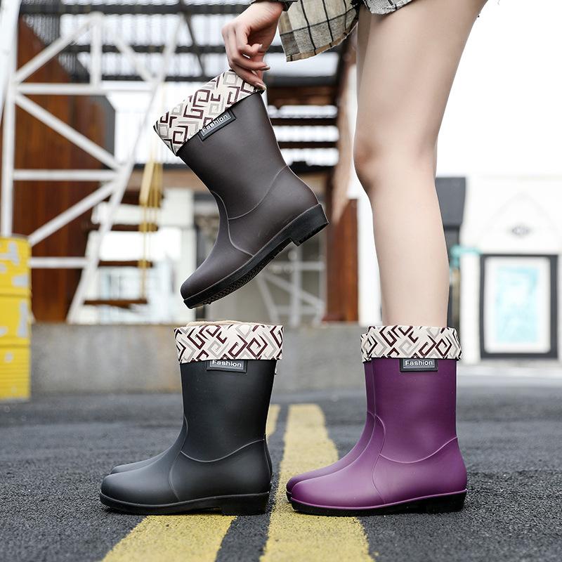 Medium tube rain shoes women wear non-slip water shoes with velvet kitchen work water boots high tube rain boots rubber shoes fashion