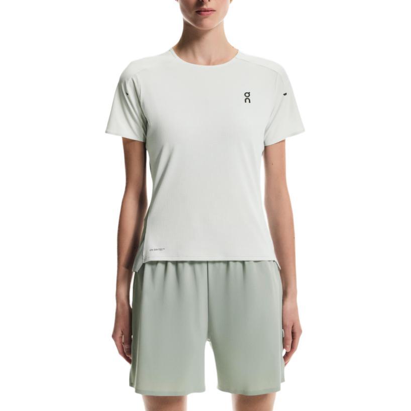 On Performance Quick-Dry Mid-Rise Slim Fit Three-Quarter Athletic Shorts Women Shorts 1WF10134420