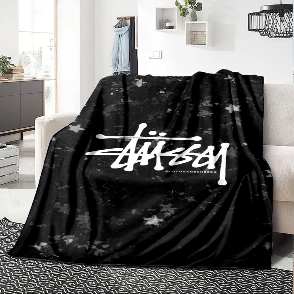 Camo Filled Signature Logo Flannel Blanket, Black Base Street Graffiti Style Soft Throw Blanket