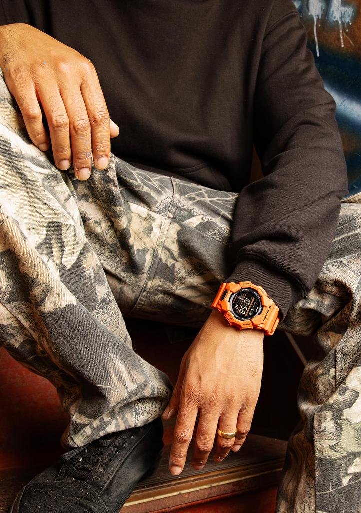 Montre Casio G-Shock (Produit officiel japonais) GD-010-4JF Montre Homme Orange avec Pile Longue Durée et Plastique Biomasse