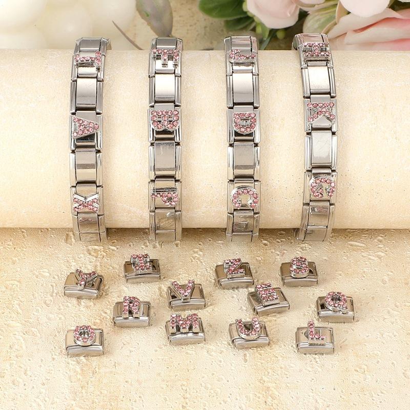 1pz Micro Intarsiato Zirconia Rosa Full Zircone 26 Lettere Inglesi Fascino Italiano Adatto Bracciale in Acciaio Inossidabile da 9mm Gioielli Fai da Te
