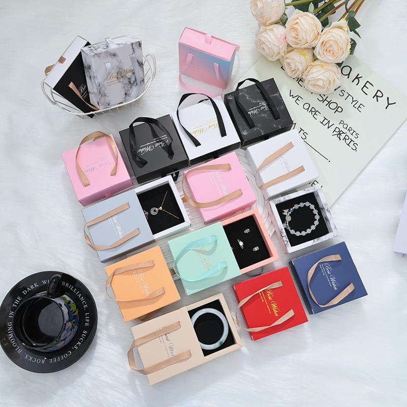 

Holiday Jewelry Box: Ideal for Bracelets, Rings, Earrings, and Necklaces 10x10x3.5 cm