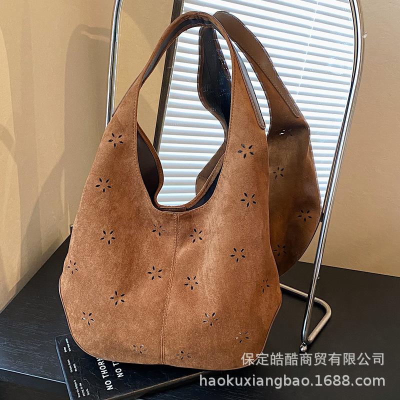 Foreign style fashionable exquisite and versatile large-capacity suede Korean version new 2025 autumn women's shoulder bag tote bag