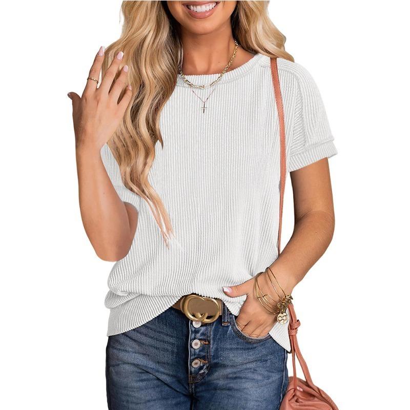 A New Summer T-shirt with A Round Neck Twisted Outer Seams and Short Sleeves