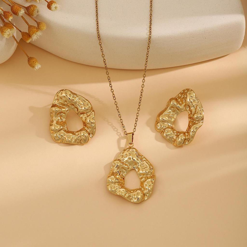 Exquisite Irregular Geometric Leaf Texture Jewelry Set: Love Earrings & Necklace