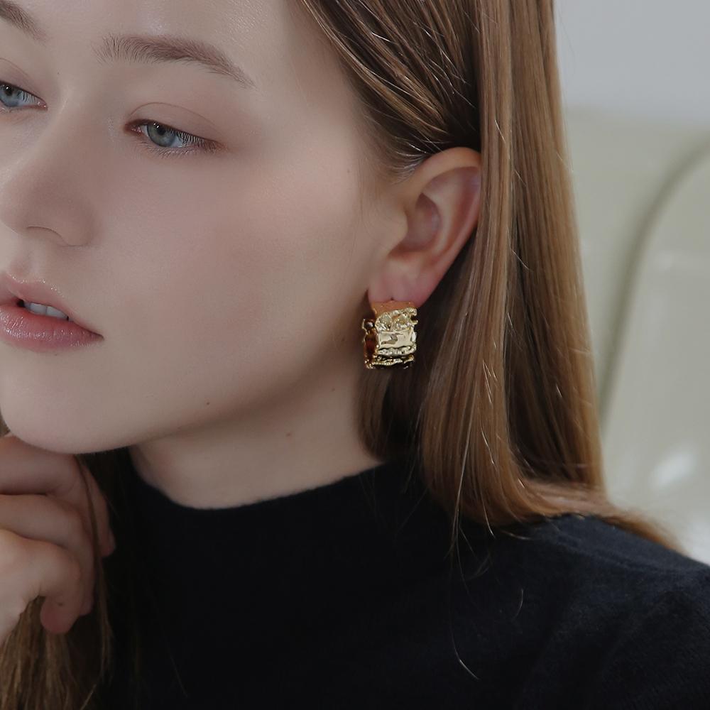 Dieuamour Monad Bold Earrings