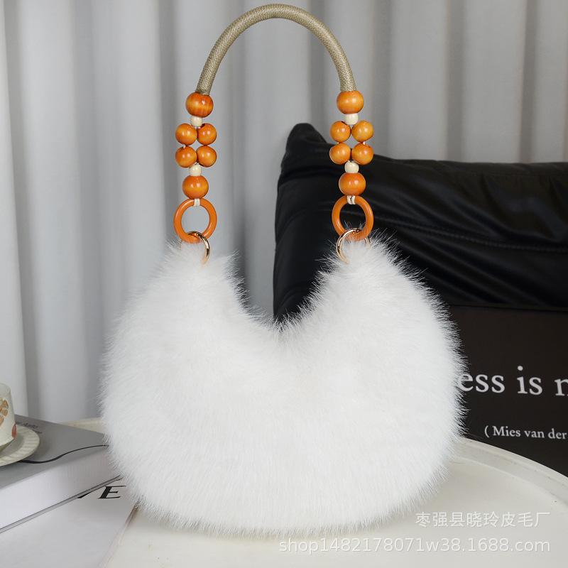 

Fashion plush bag autumn and winter portable long hair bag foreign style cute new bag messenger bag single shoulder hair bag niche слоновая кость