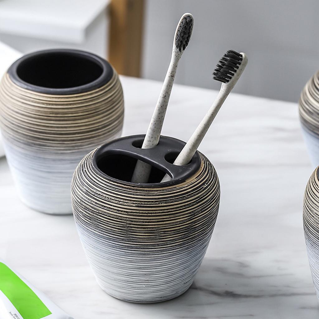 Badezimmer-Zubehör-Set mit Zahnbürstenbecher Mundspülbecher Lotionflaschen Seifenschale
