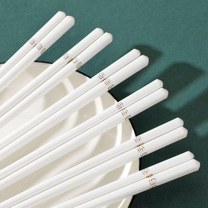Jingdezhen Golden Ruyi Ceramic Chopsticks Set