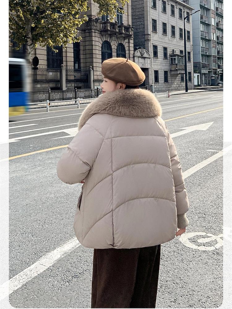 Krótka odpinana kurtka puchowa z futrzanym kołnierzem
