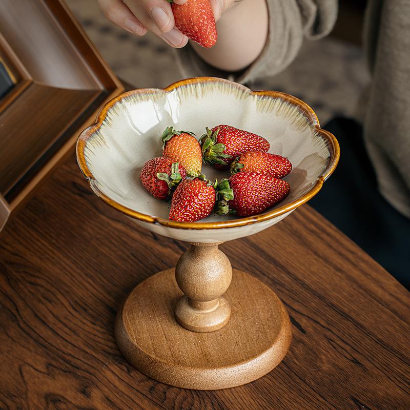 Retro flower high-legged plate, wooden fruit plate, coffee table, pastry, dried fruit plate, ceramic dessert table decoration