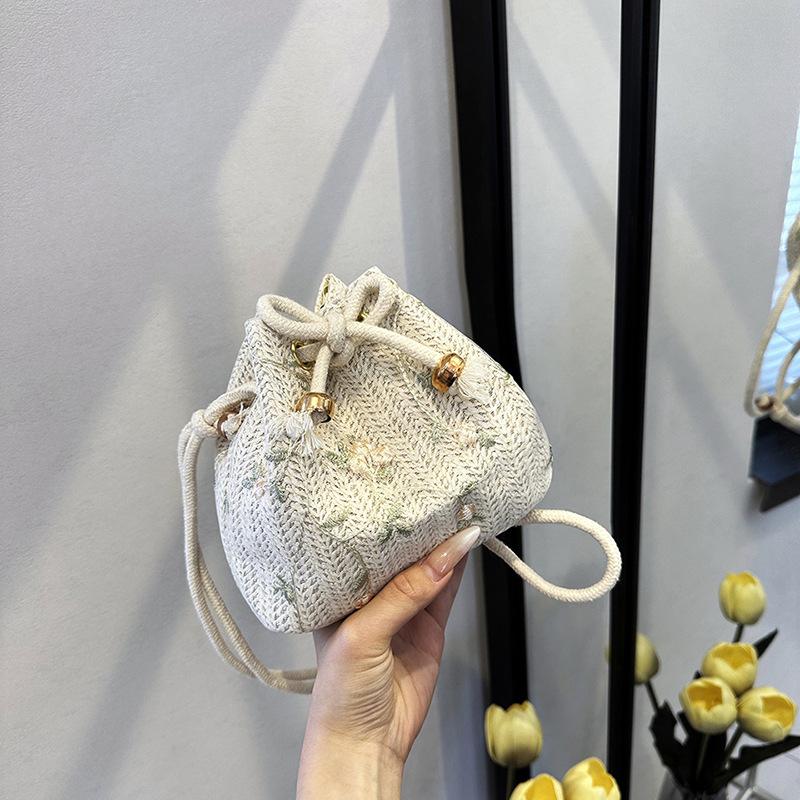 

Woven only beautiful women bag spring and summer new fashion beach bucket bag versatile shoulder messenger bag білий