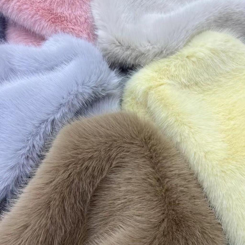 Silver Fox Eco-friendly Plush Fur Fabric for Clothing, Outerwear, Luggage, Shoes, and Hats