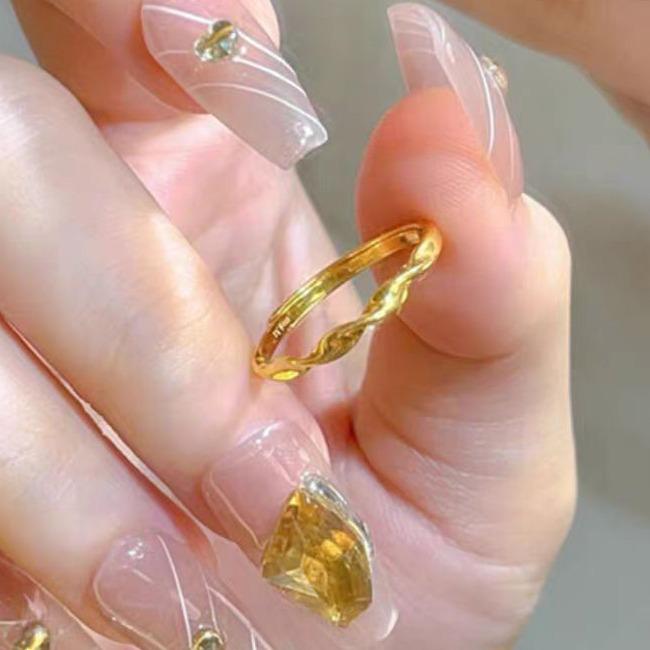 

Vietnamese Möbius Gold-Plated Brass Ring for Women - Simple, Stylish Open Band Design