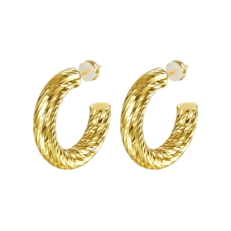 Women's Versatile Geometric Twist Copper Earrings - Fashionable, Non-Fading Brass Design for Everyday Wear