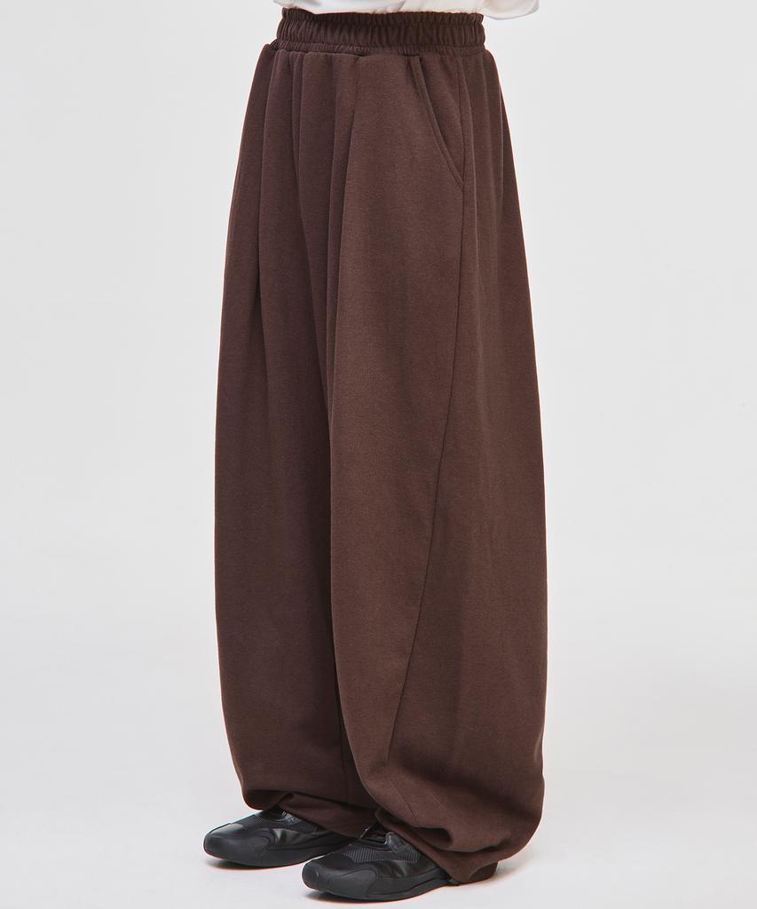 SIGNATURE Curved Training Pants [Brown]