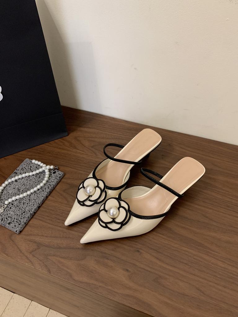 2025 New Spring and Summer Korean Version French Xiaoxiangfeng Temperament Niche Commuting Single Shoes Women's Shoes Flower Pointed Shoes