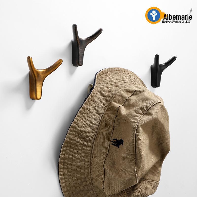 Modern Nordic Cow Horn Metal Wall Hook for Bathroom or Wardrobe