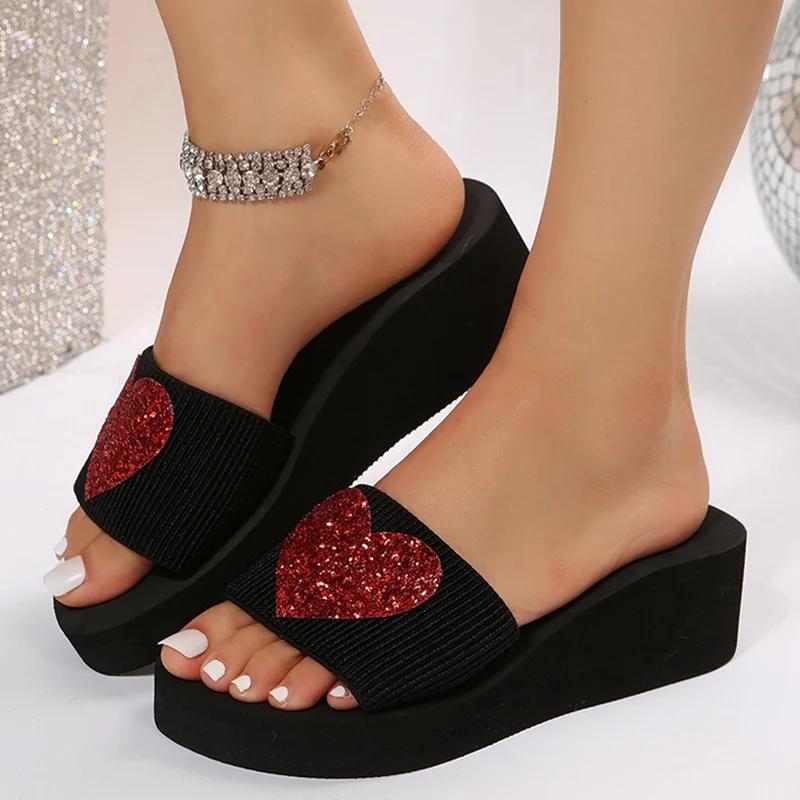 Fashion Heart Sequins Wedge Slippers for Women 2025 Summer Comfortable Non Slip Beach Shoes Woman Plus Size Lightweight Platform Sandals