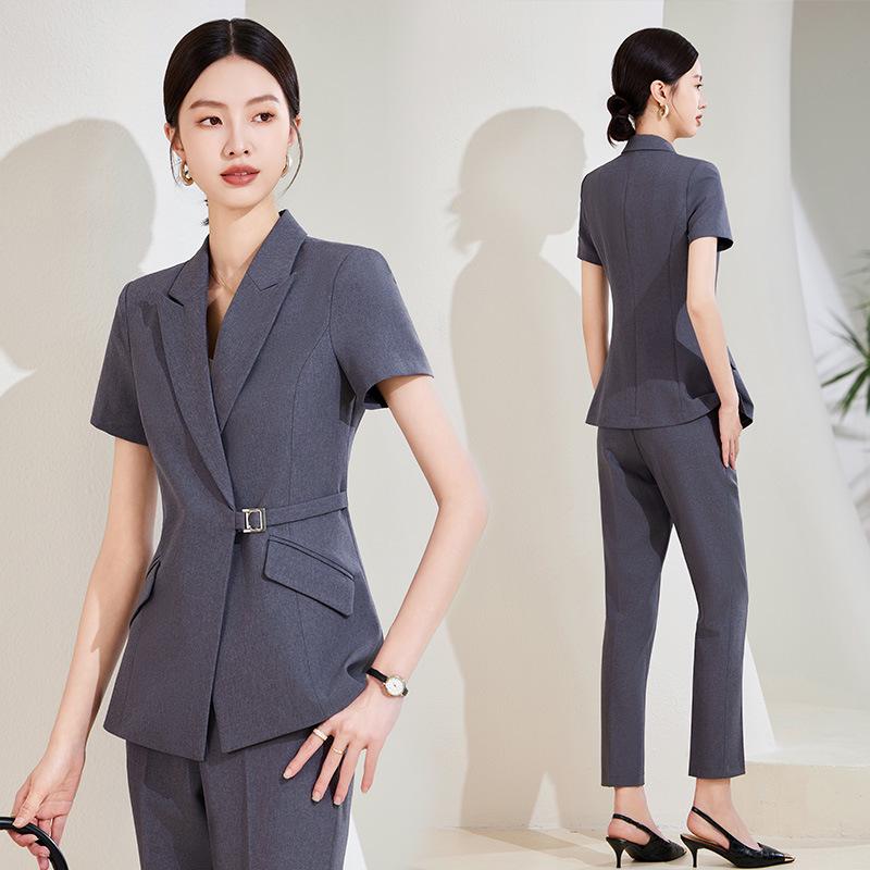 Set Costum Profesional de Vară pentru Femei - Îmbrăcăminte de Lucru High-End pentru Magazin de Bijuterii sau Magazin de Aur