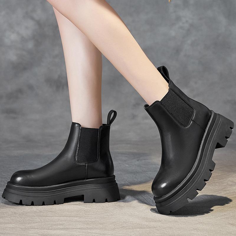 Cow leather thick soled women's autumn and winter velvet boots women's 2025 new short tube thick heel chimney boots