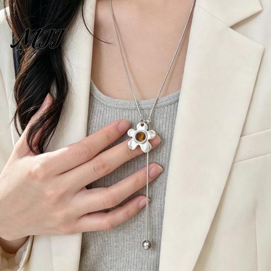 Delicate Flower Jewelry for Commuting Pendant Lariat Necklace, Long Chain Drop, Adjustable Vintage Petal Daily Wear Sliding Pendant, Retro Sweater