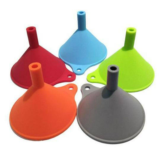 Collapsible Food-Grade Silicone Funnel for Liquids, Oil, Wine; Portable, Retractable, and Multi-Diameter; Weighs 11g-14g.
