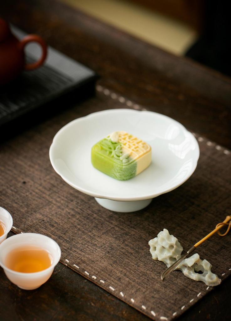 Ceramic High-Footed Fruit Bowl & Tea Snack Tray for Tea Ceremony & Home Use.