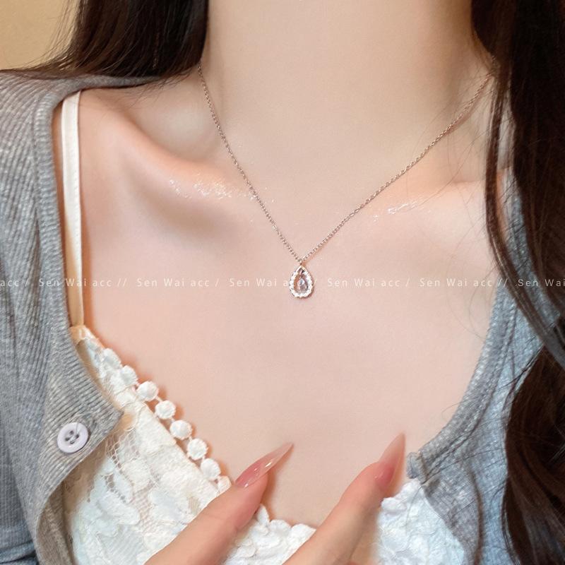 Stylish and simple water drop zircon titanium steel necklace light luxury design high-end collarbone chain exquisite accessories