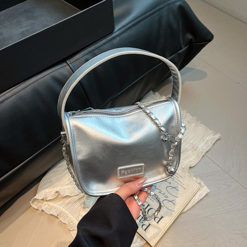 

Модная сумка-мессенджер 2025 новая женская популярная сумка-мессенджер на цепочке текстурная сумочка универсальная портативная маленькая квадратная сумка серебряный