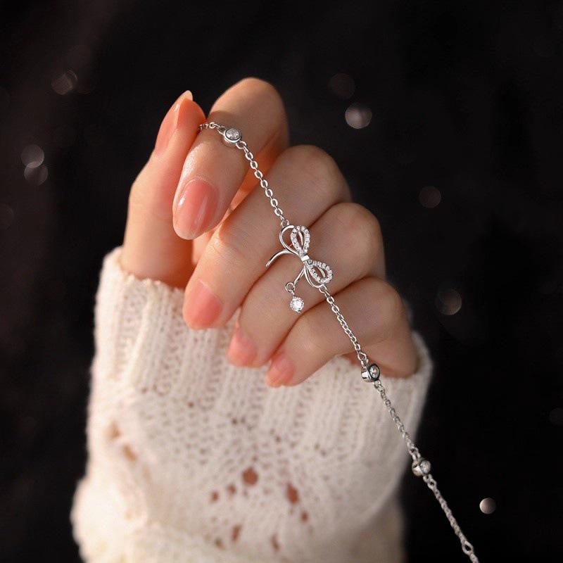 Agile Butterfly Dream Bow Bracelet: Elegant Luxury Jewelry Gift for Women and Best Friends