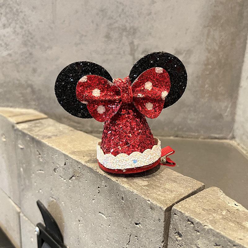 Clipsuri de păr cu pălărie de Crăciun: Accesorii roșii drăguțe pentru fete