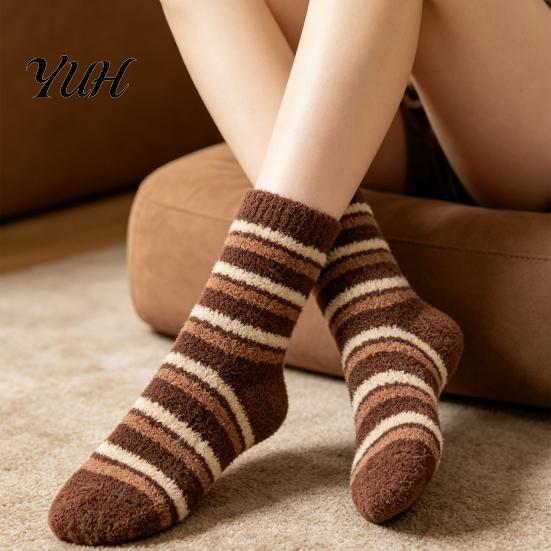 Cozy Winter Sleep Socks 1 Pair Thickened Coral Fleece for Women, Warm Thermal Breathable Velvet Bed Socks, Soft Plush Indoor Floor Autumn Comfort