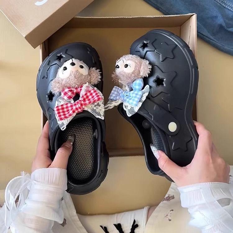 2025 spring and summer new cute hole shoes for women to increase their height and match, step on shit, cartoon thick-soled non-slip slippers for women