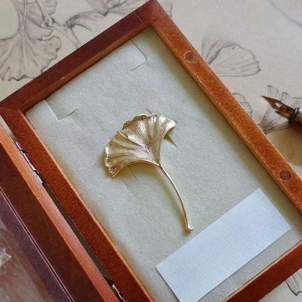 Vintage Long Leaf Pin French Style Metal Glossy Corsage Ornament Ginkgo Leaf Brooch  Banquet