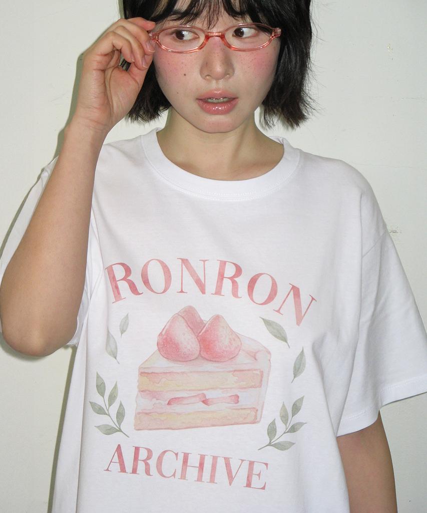 RONRON Strawberry Cake Basic Fit T Shirt White